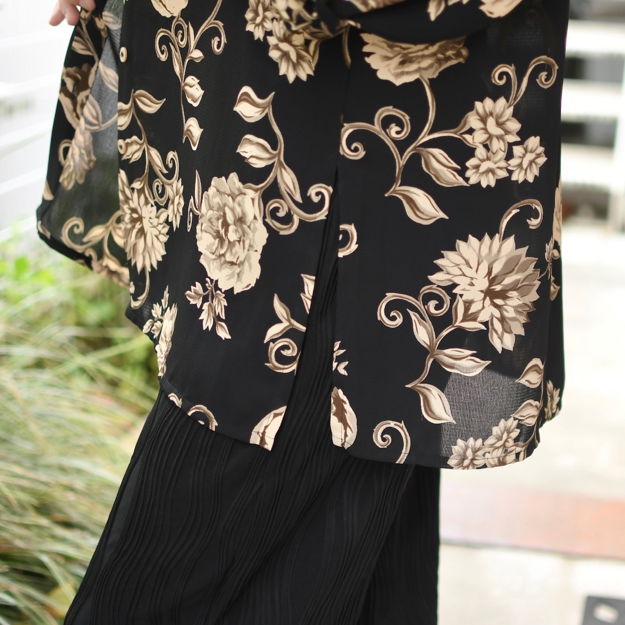 Liz sport flower pattern sheer shirt