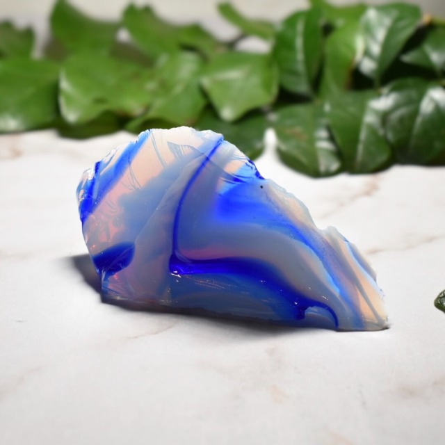 〈虹あり〉《 Galactic Blue & White Opal 》 シエラネバダ産アンダラクリスタル原石