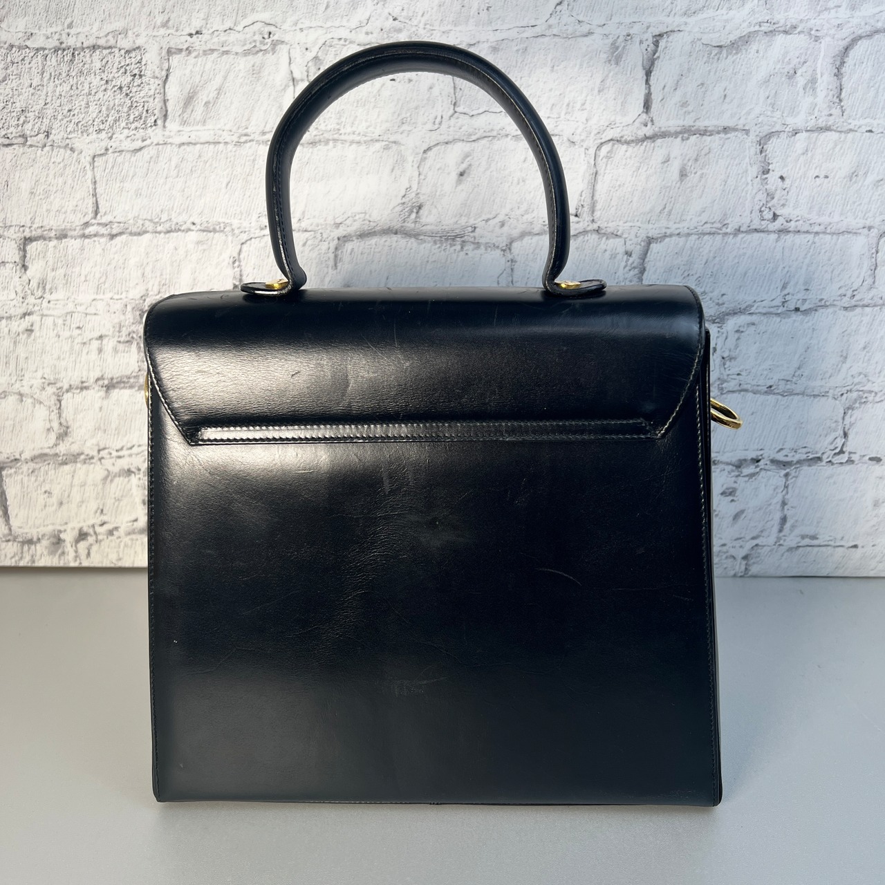 【最終処分SALE】SALVATORE FERRAGAMO　フェラガモ レザー ハンドバッグ ブラック A-8775