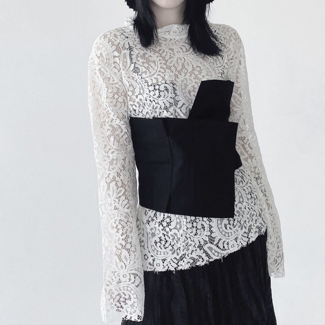 Flock high neck bell sleeve blouse C0849