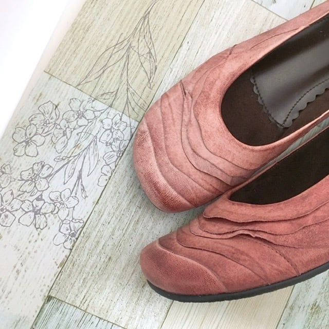 ランダムフリルフラットパンプス