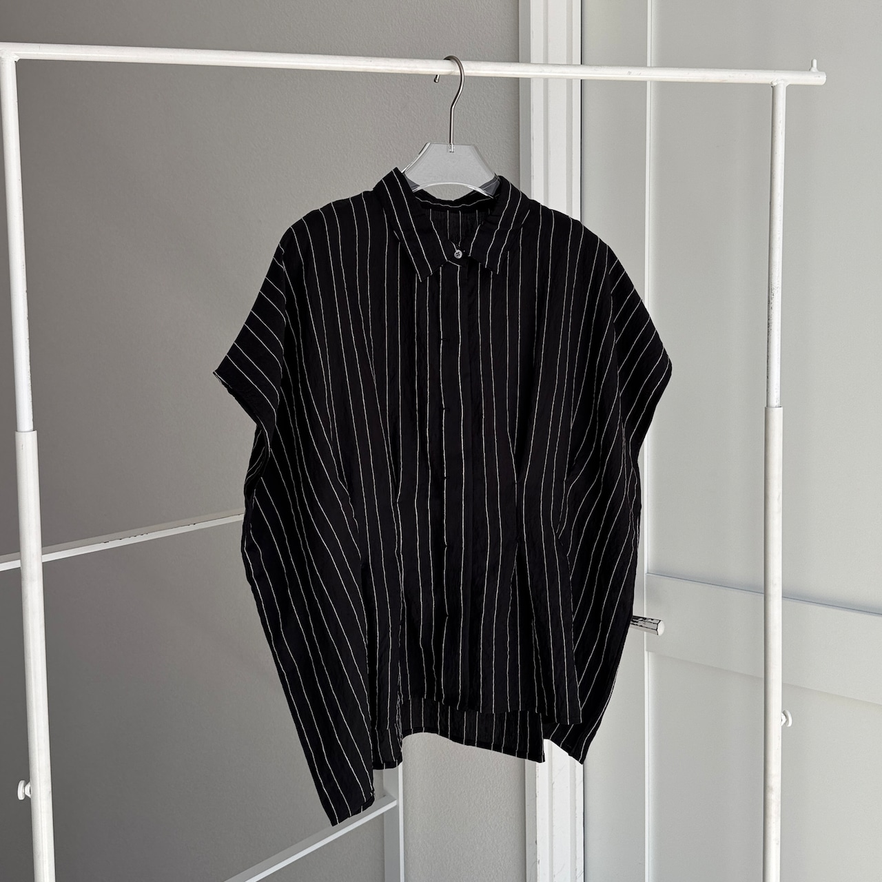 【受注予約:月旬入荷予定】ワッシャーストライプコンパクトSH/ブラック