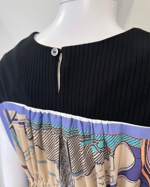 バックスカーフノースリーブカットソー