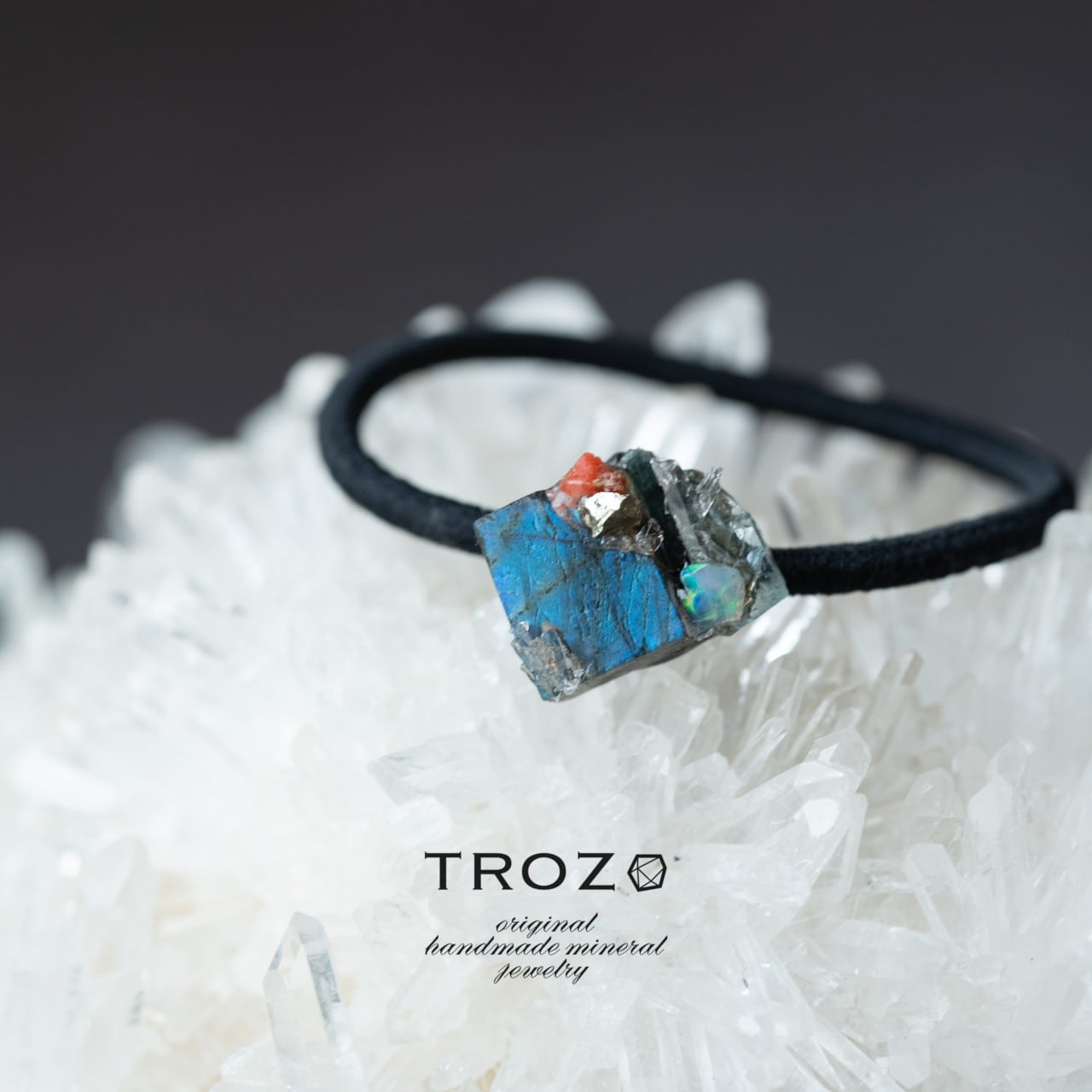 ヘアゴム | TROZO 鉱物原石の天然石アクセサリーブランド