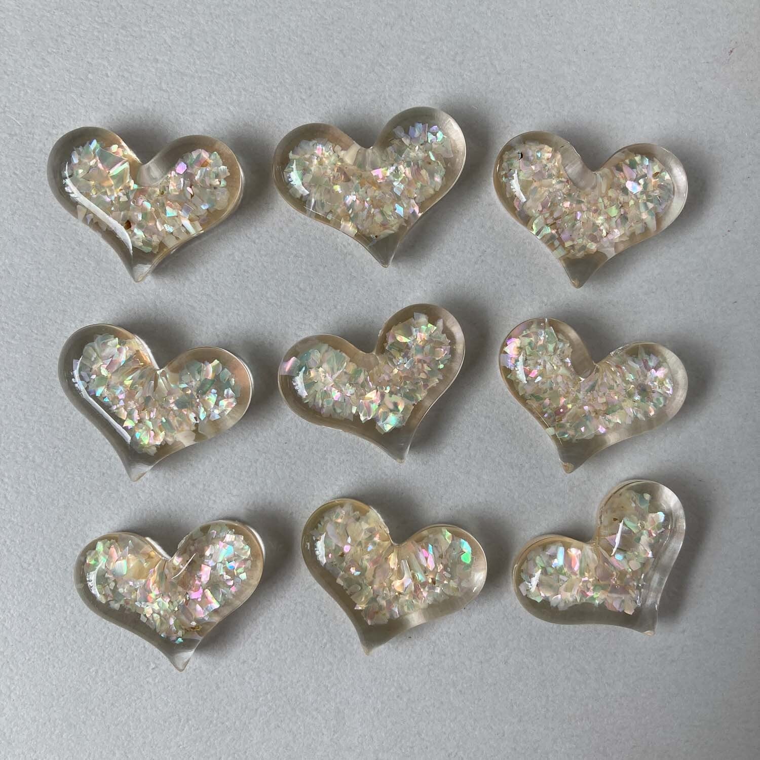 シェル入りぷっくりハートのデコパーツ（28mm） | Dua-アクセサリー