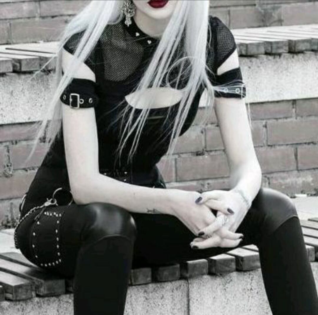 MESH&STUDDED GOTHIC PUNK T / GOTHIC ARMS