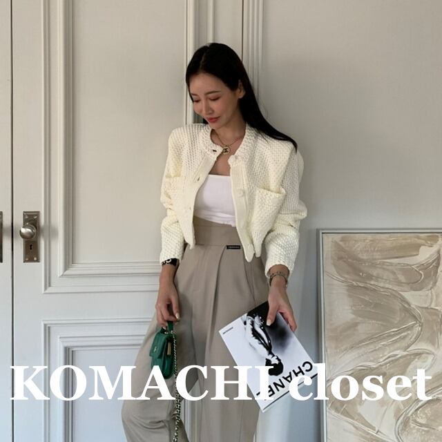 【送料無料】 ショート丈ニットジャケット ニット ジャケット ショート丈 フロントボタン 韓国 レディース オルチャン ラウンドネック 上品 カーディガンジャケット ボリューム袖 ぽわん袖 春 秋 冬 黒 ブラック 白 ホワイト 大人カジュアル フェミニン かわいい 可愛い 緑 グリーン ピンク ベージュ きれいめ きちんと 大人可愛い こなれ感 キュート 通学 20代 30代 OL 通勤 オフィスカジュアル デート 女子会 休日 普段使い 着回し セーター 個性的 襟無し 旅行 シンプル 定番