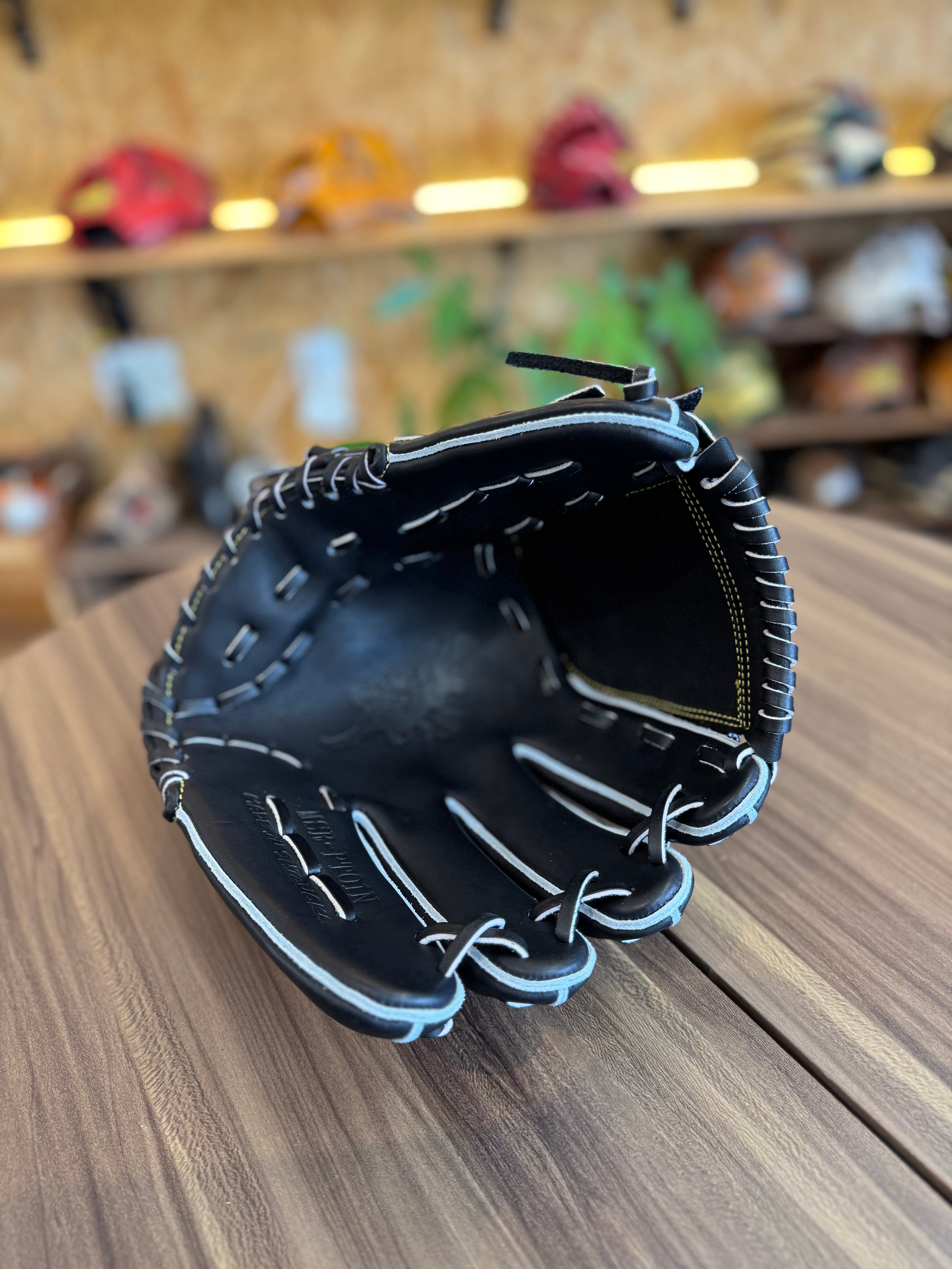 焼津店在庫】Mago 軟式投手用 フラットウェブ ブラック×ブラック中白紐