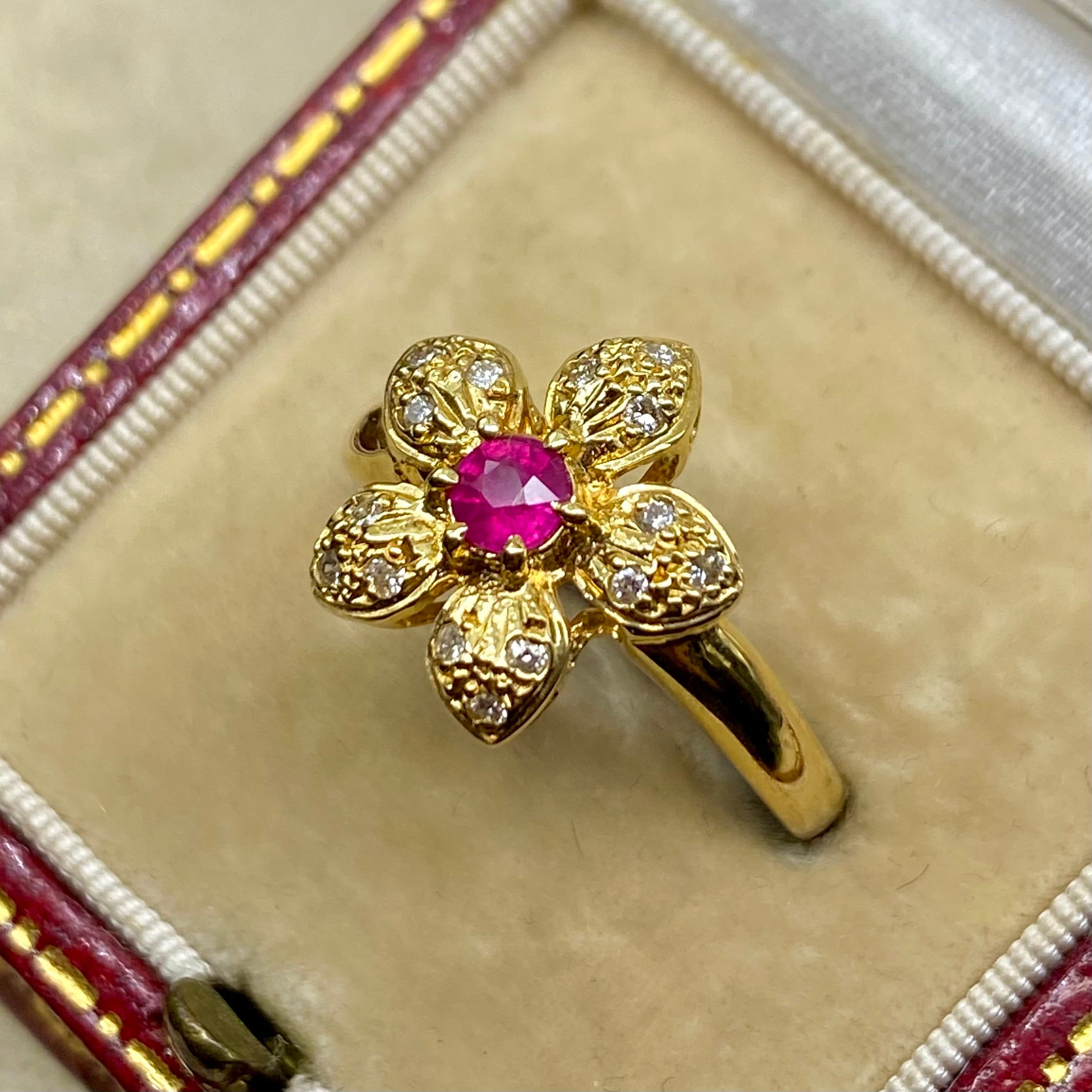 日本の作品】昭和レトロ デザインリング K18 ルビー ダイヤモンド 小花