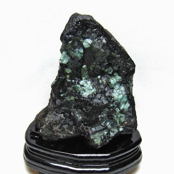 2.1Kg エメラルド 原石 台座付属 一点物 191-592