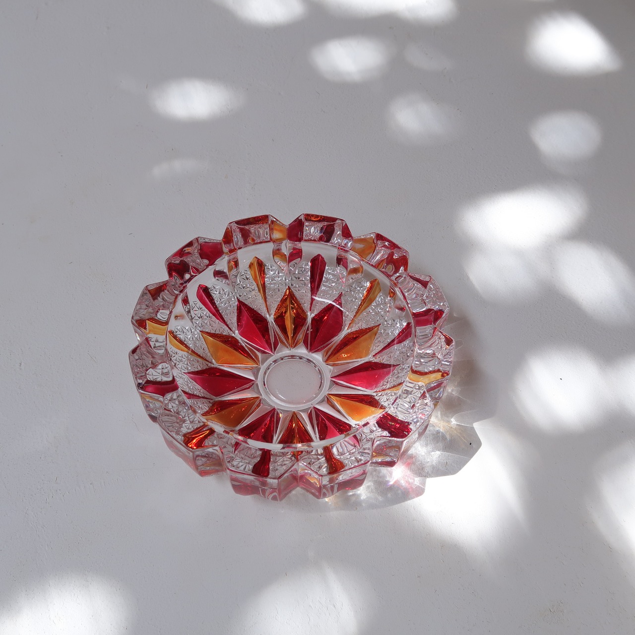 赤とオレンジのジュエリートレイ