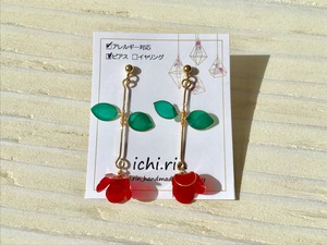 【イヤリング変更可能】ichi.rin/小花のピアス