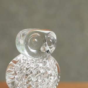 くりっとしたお目めがかわいい、ガラスのフクロウ 1
