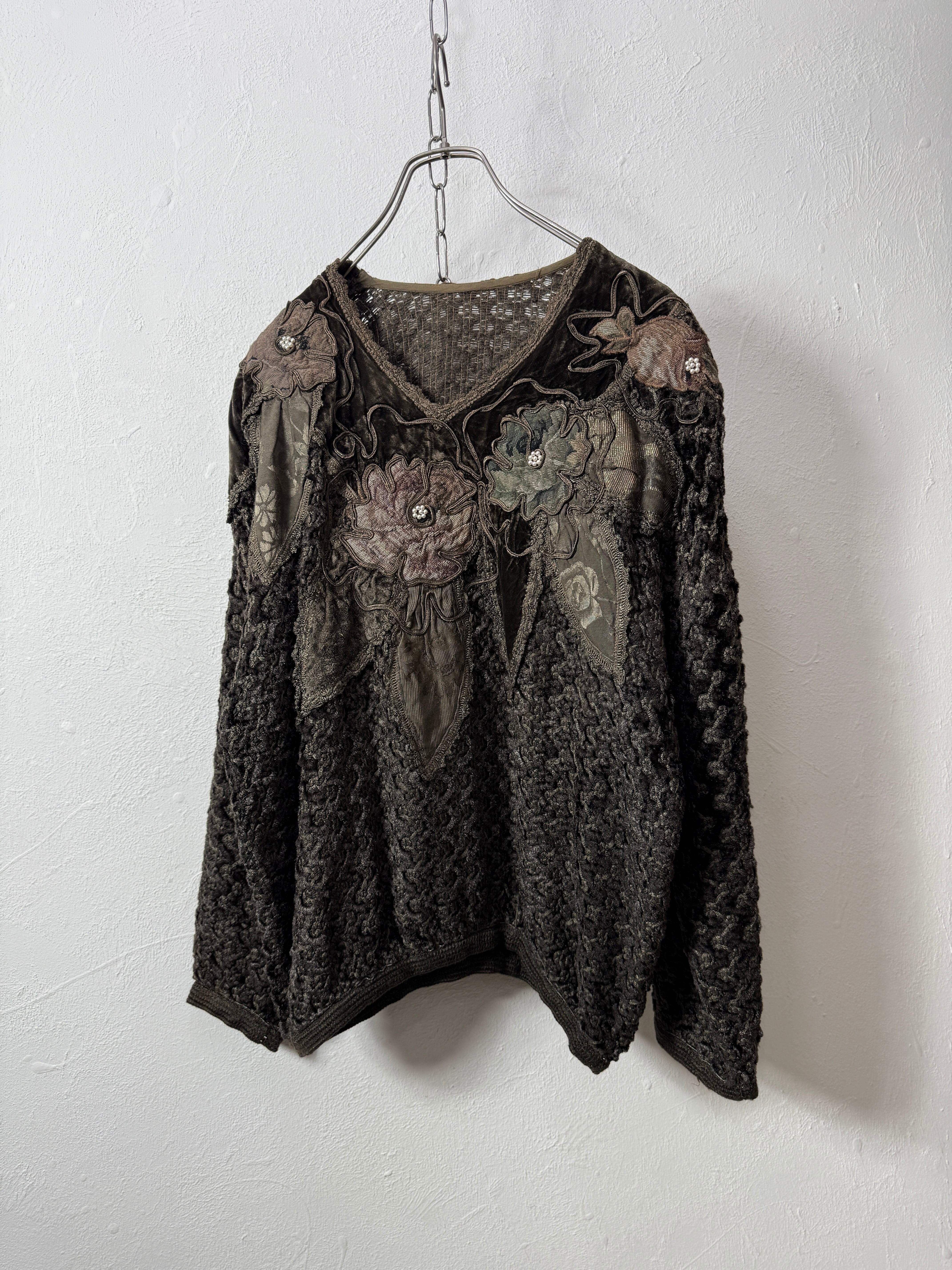 90’s ITALY made Floral Relief Design knit