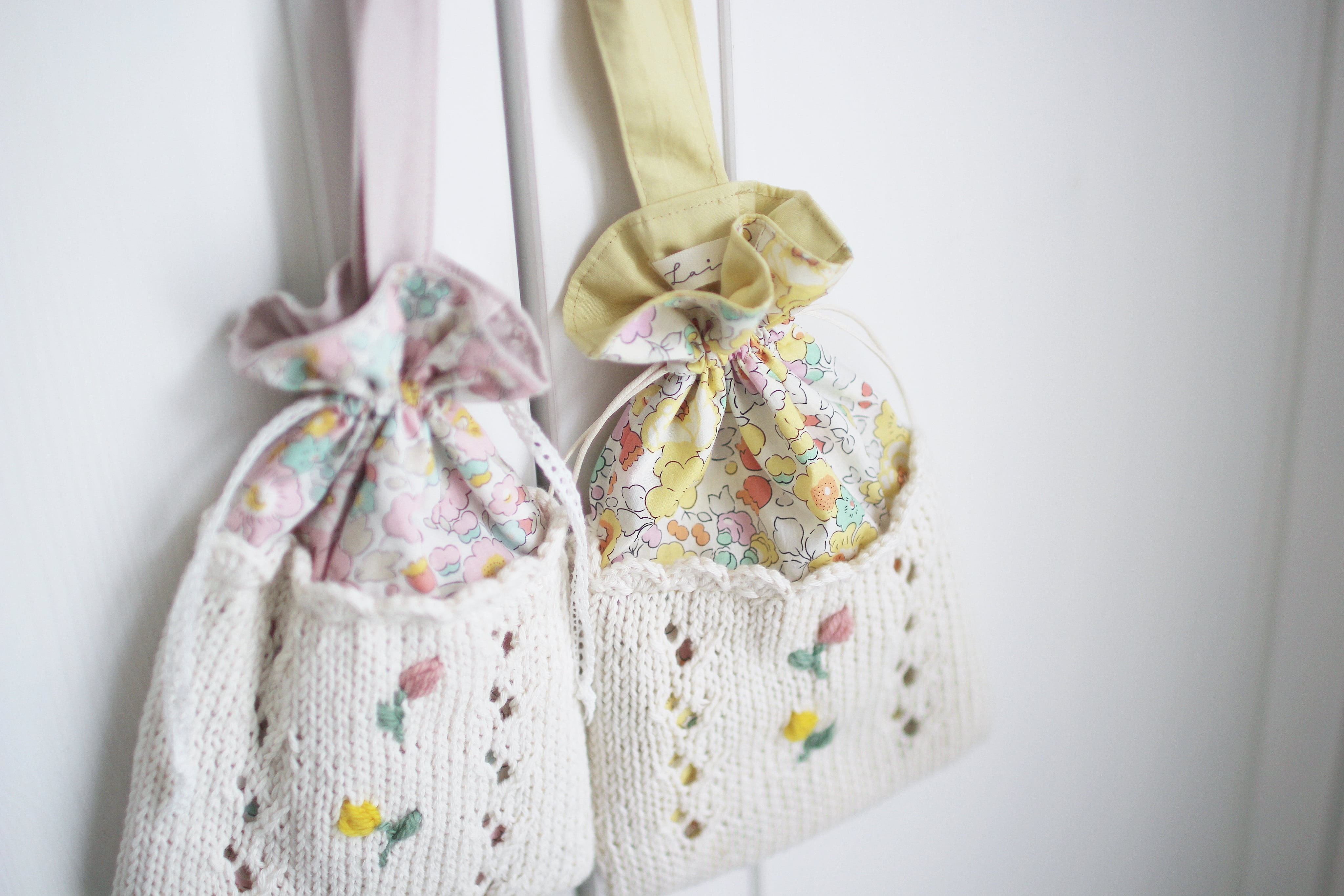 Embroidery knit bag