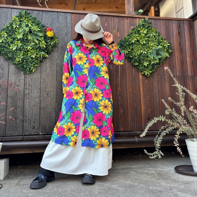 カラフル花柄ロングシャツ