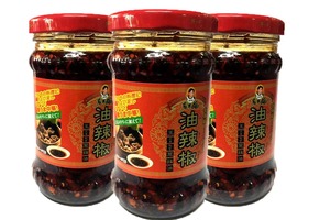 【人気】老干媽 香辣脆油辣椒ラー油 中国名産 人気商品 210g x 3本