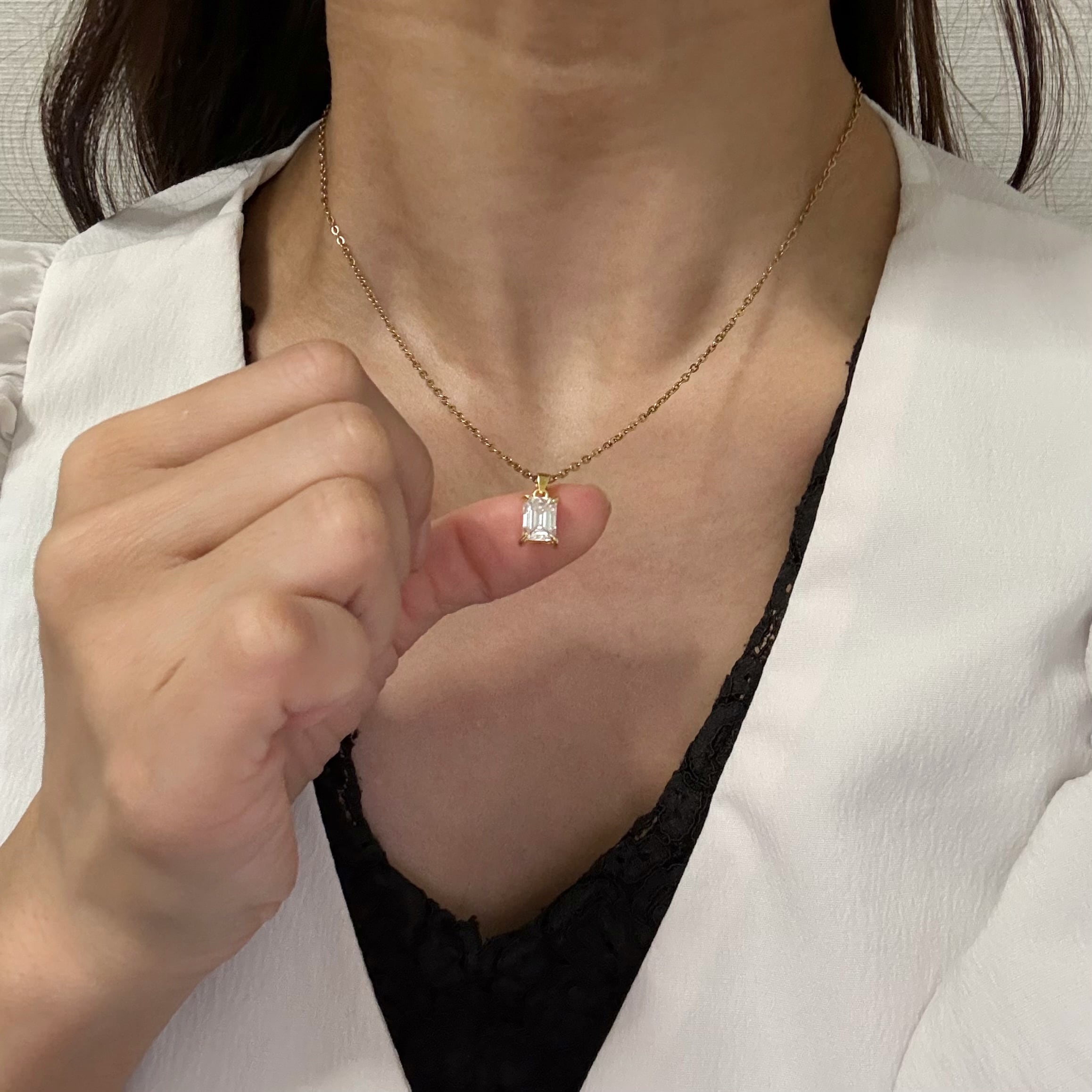 モアサナイト ネックレス〈2.0ct／8×6mm・Dカラー／エメラルドカット