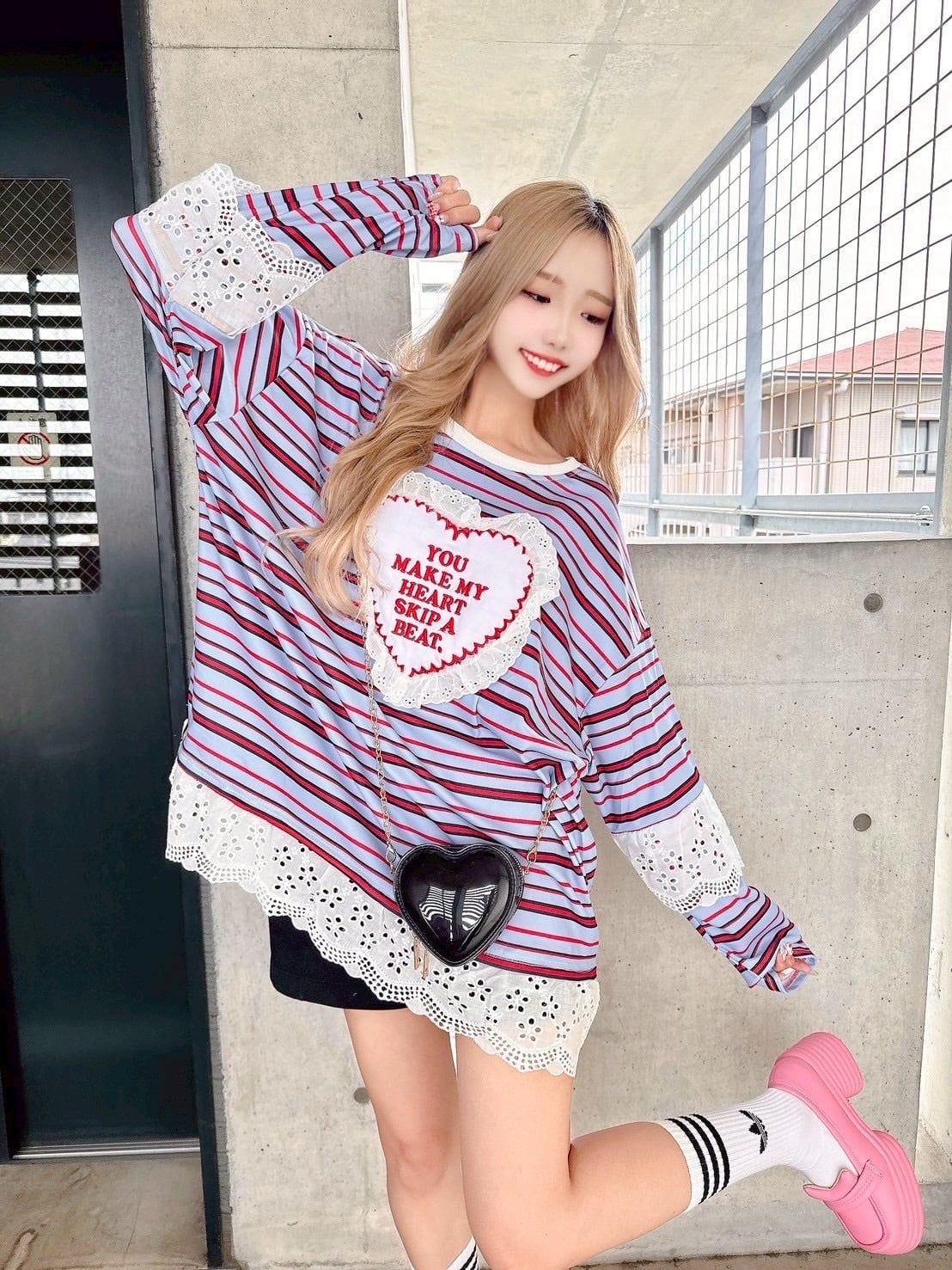 レースフリルボーダートップス/韓国/レディースファッション/可愛い/おしゃれ/ラフ/カジュアル/個性/POP/春/秋/冬(6‐213)