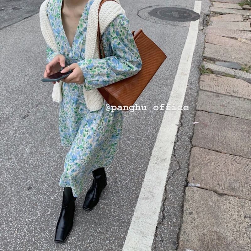 レトロな花柄長袖シャツドレス女性2020年秋新作フランスレディース気質ミドル丈スカート ブラックストロベリース30615521232