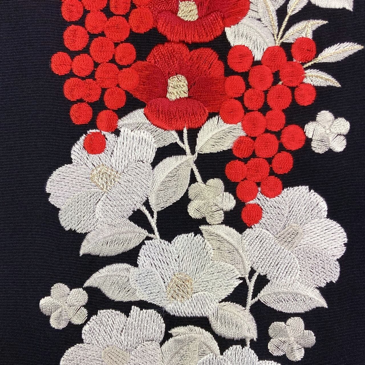 半衿　刺繍　椿　南天　黒地　シルエリー　新合繊　日本製　刺繍衿　和装小物　着物　成人式　卒業式　結婚式