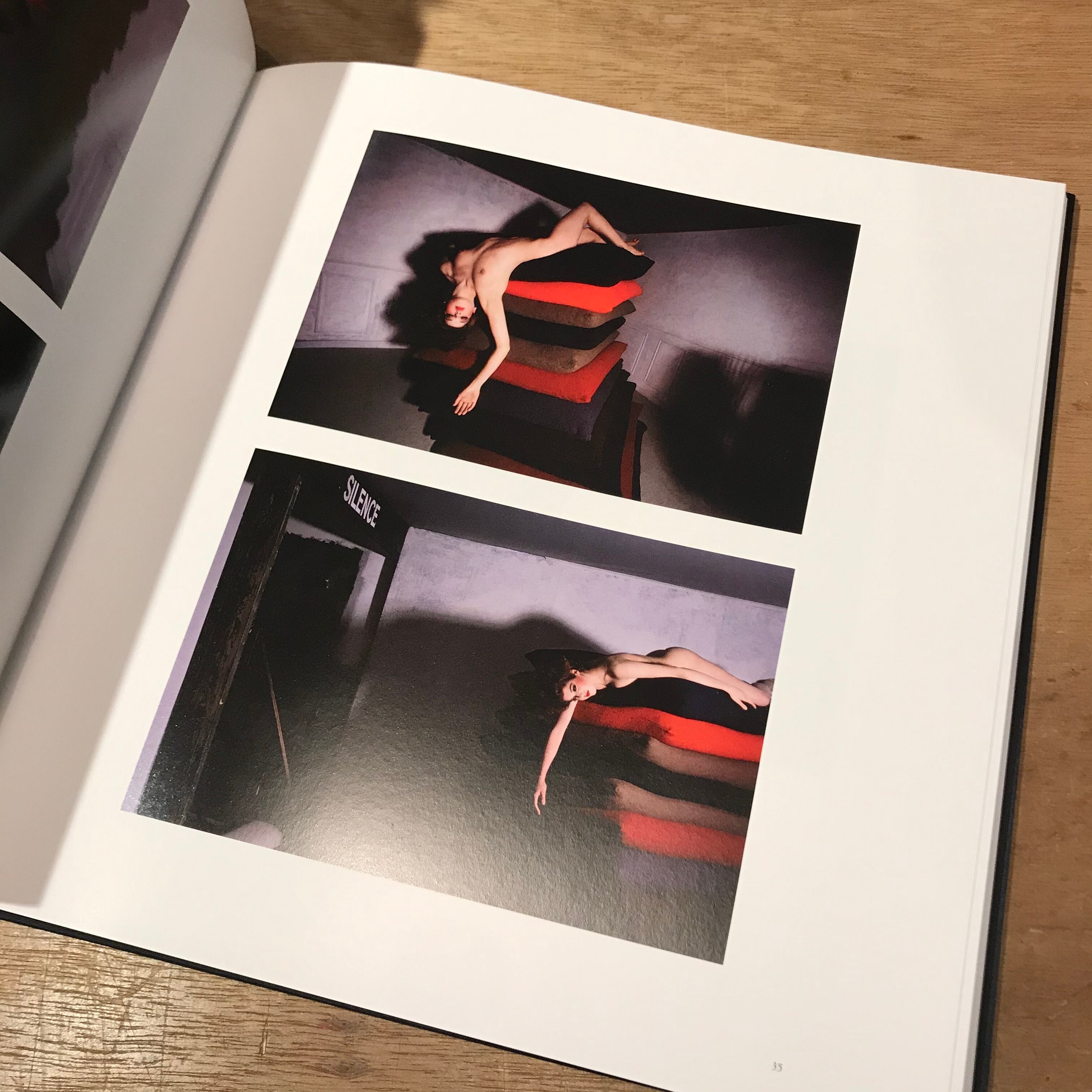 A MESSAGE FOR YOU / Guy Bourdin（ギイ・ブルダン） | Pay ID