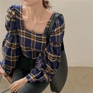 シャツ レディース 送料無料 2色 シャーリング バックコンシャス リボン チェック スクエアネック トラペースネック 長袖 フレア 襟なし ショート ボタン パフスリーブ パワーショルダー 大人可愛い きれいめ フェミニン おしゃれ お洒落 上品 エレガント 大人女子 こなれ感 抜け感 春 春服 夏 夏服 普段使い モテ 美脚 デート お出かけ 女子会 20代 30代 ファッション スタイル モード