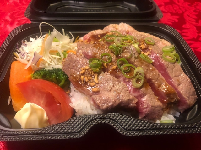 ステーキ丼（肉大盛り）