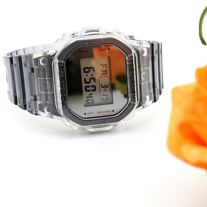 CASIO (カシオ) 腕時計 G-SHOCK DW-5600SK-1 メンズ