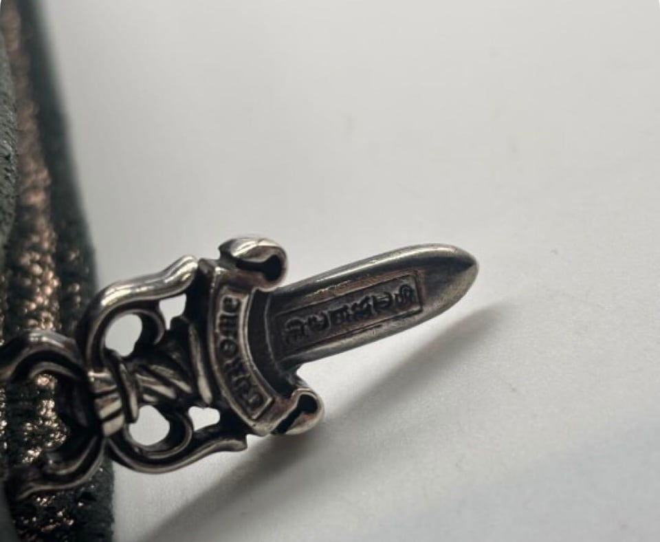 CHROME HEARTS クロムハーツ メタリックブラック クラッチバッグ