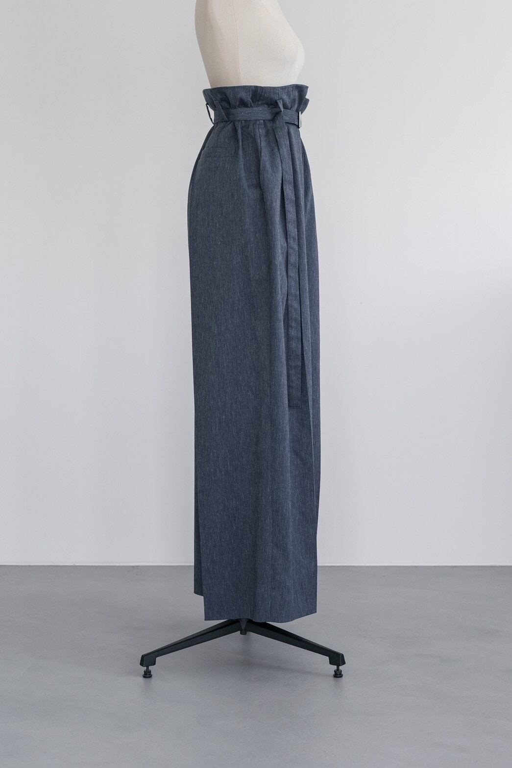 タグ付未使用！roughlow SIZE LESS PANTS サイズ2 size less pants (black) 11月中旬頃から11月下旬頃発送予定 | roughlow