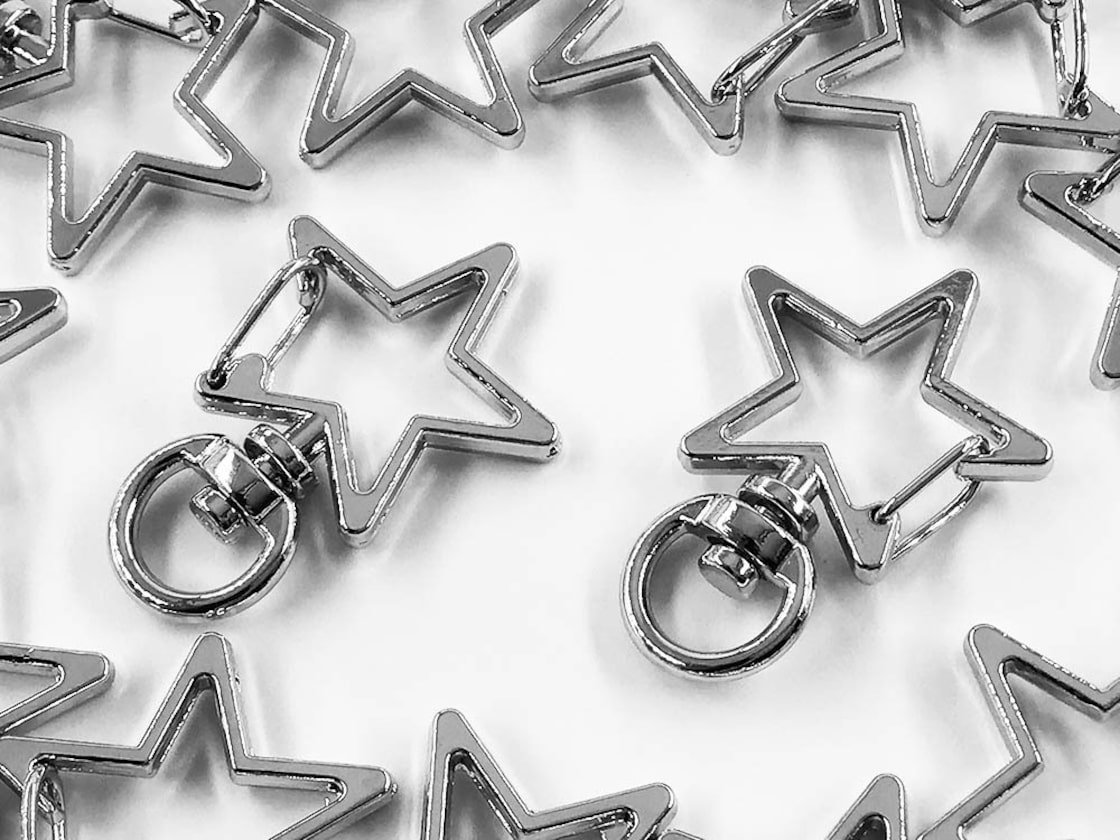 送料無料 キーホルダー パーツ ナスカン 星型 シルバー 20個 星 スター アクセサリー金具 AP1343 | Pay ID