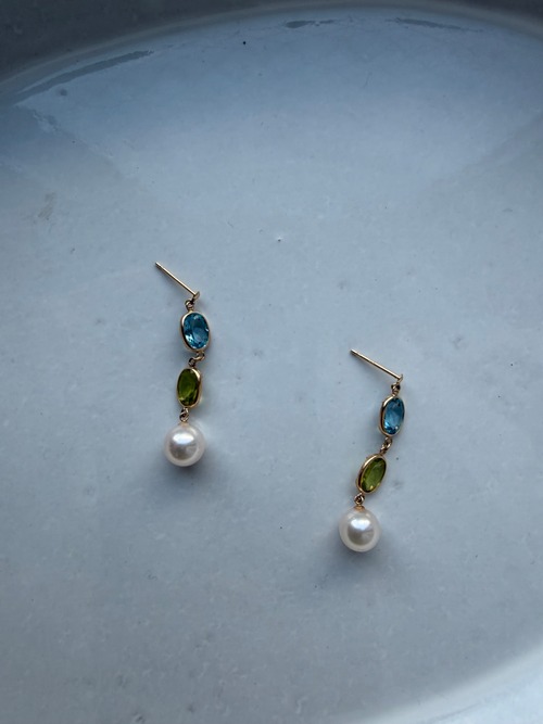 【K18YG】blue topaz, peridot & akoya pearl drop pierce