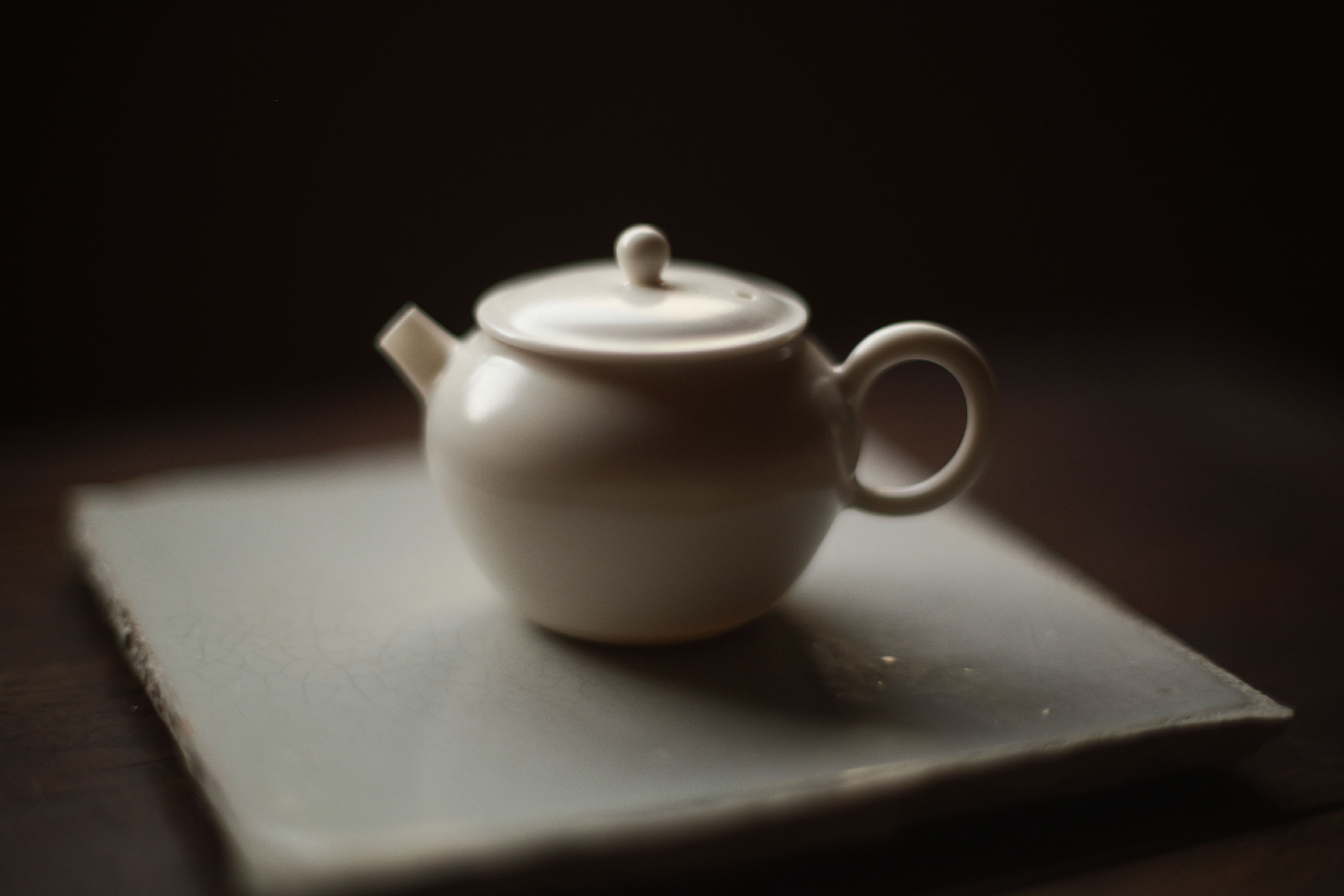 徳化薄胎薪窯白磁茶壺 霜月月（ろくろ引き/満水容量70cc・林澤陽