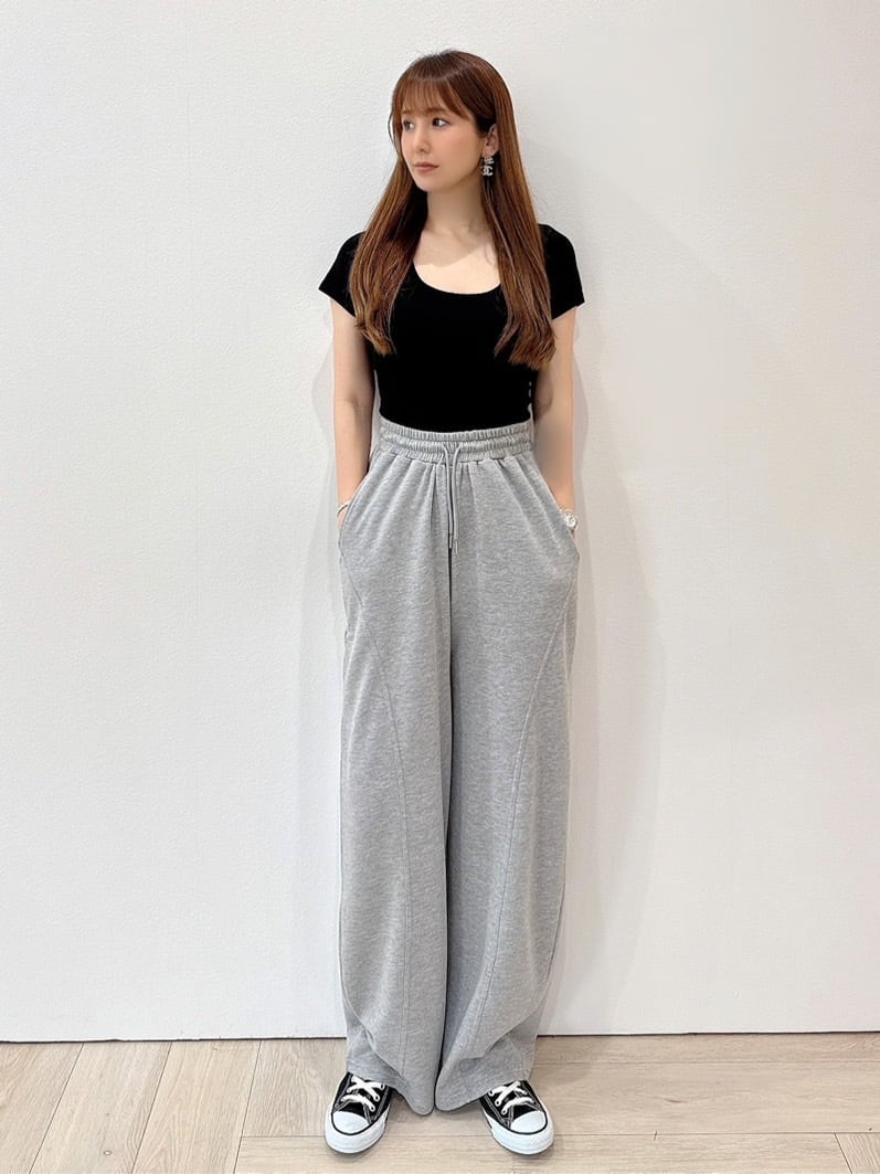 カーブスウェットパンツ ¥5,900+tax | mocoa's inc