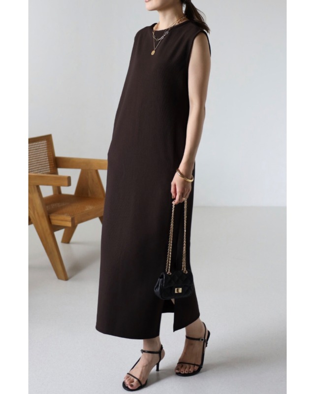 バックVオープンワンピース