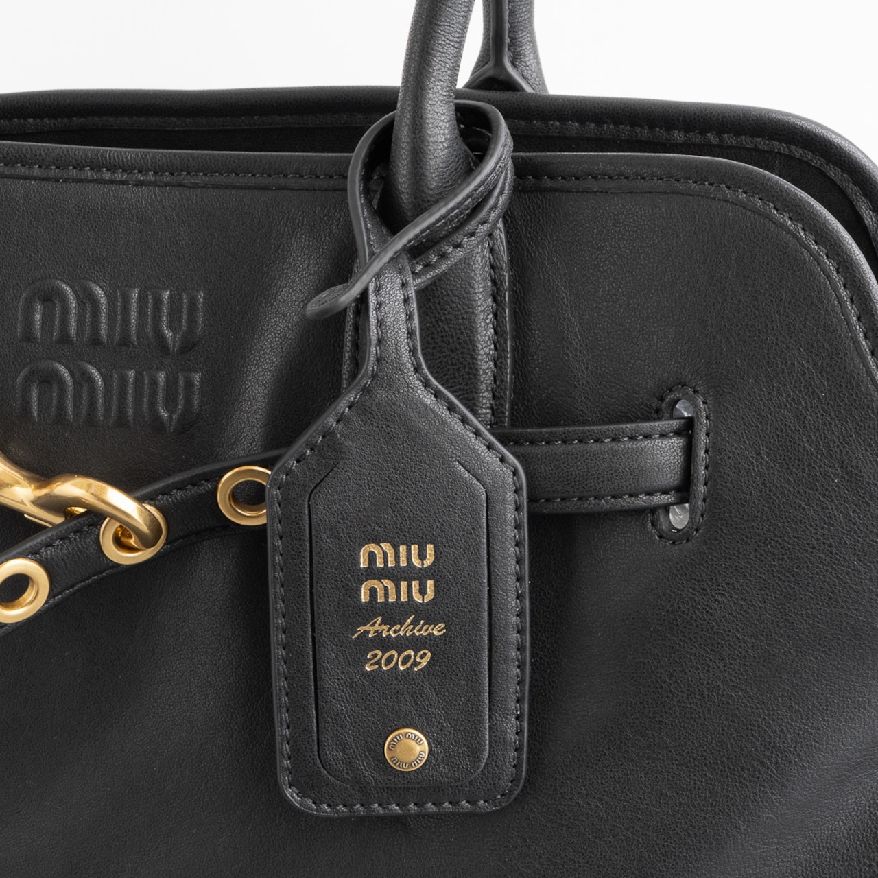 ミュウミュウ アバンチュール ナッパレザー バッグ ミディアム ブラック レザー