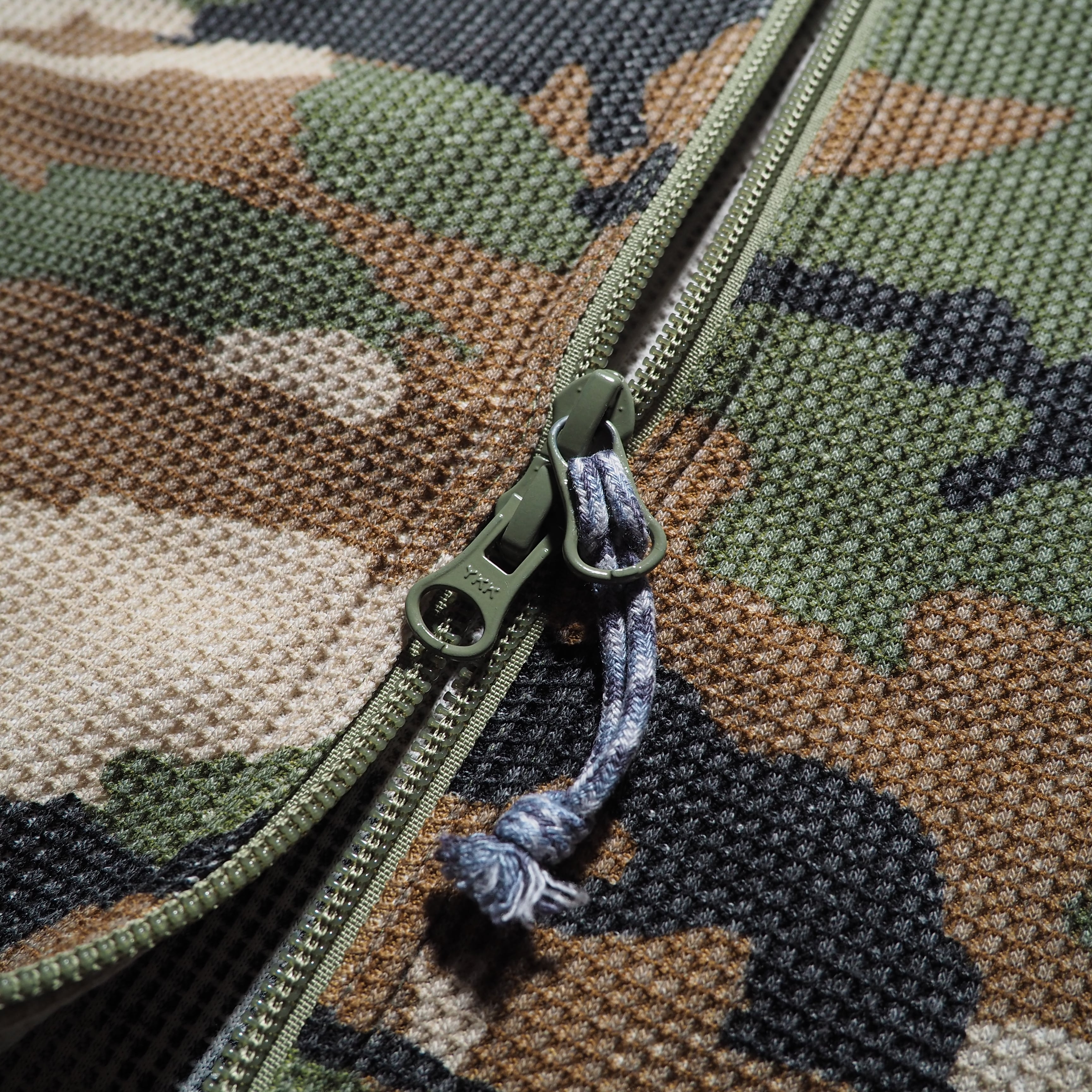 ” Columbia Titanium ” camouflage pattern thermal full zip Parker