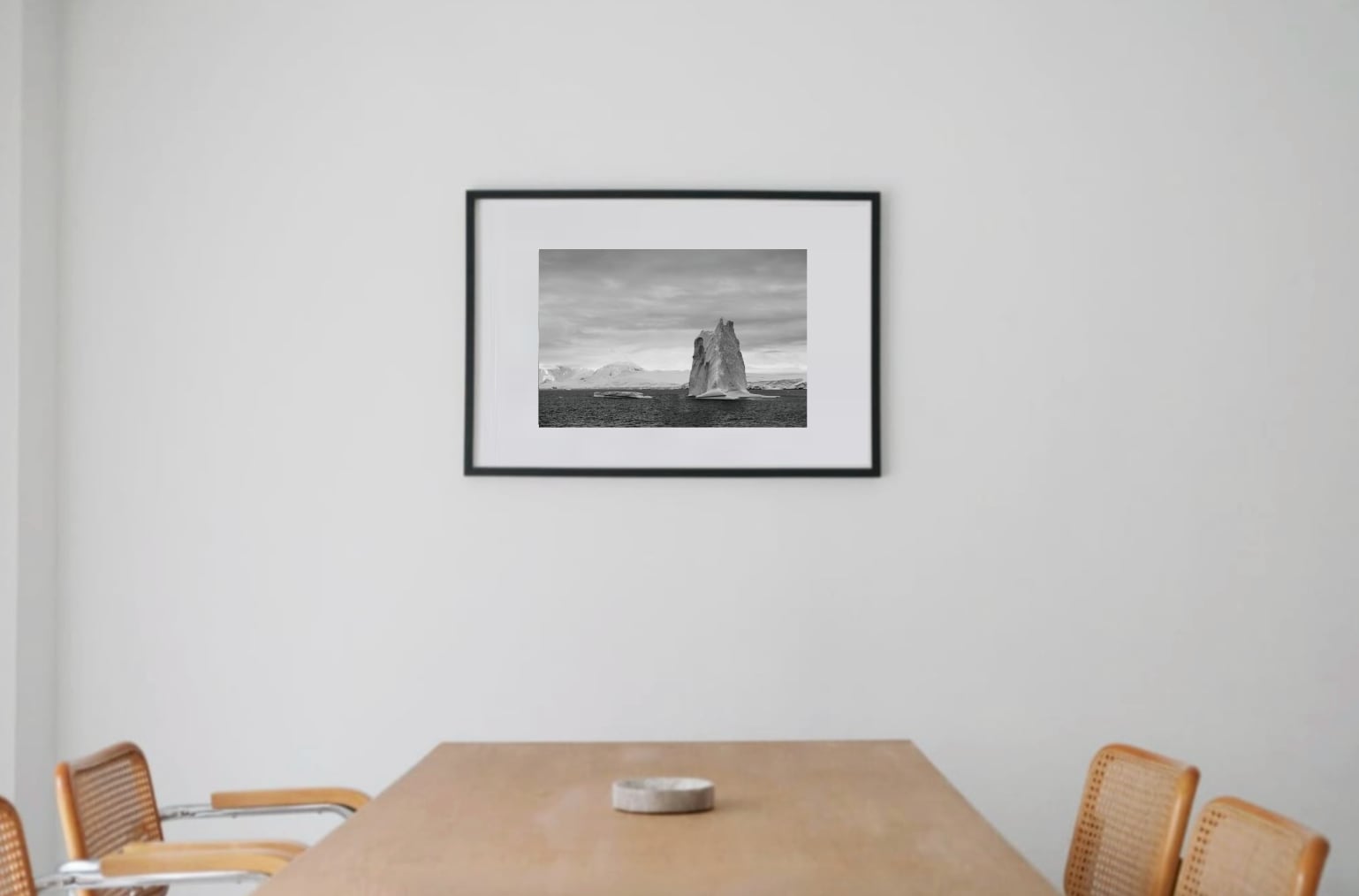 Hyoga #4 black wooden frame 63㎝ × 93㎝付き ( LL )