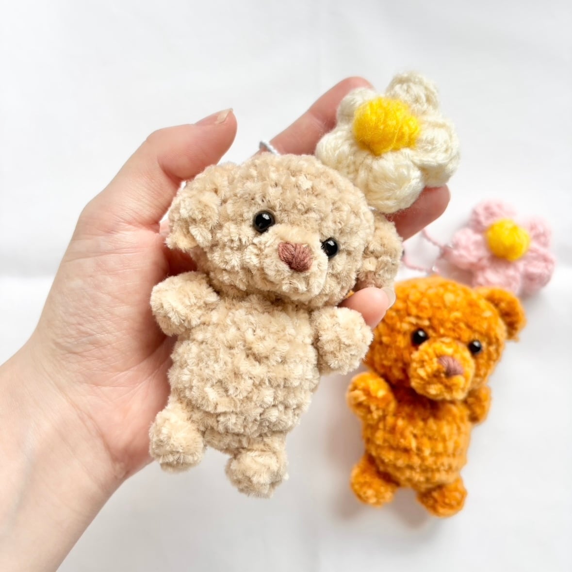 トイプードルver】お花モチーフの犬あみぐるみキーホルダー｜おはな