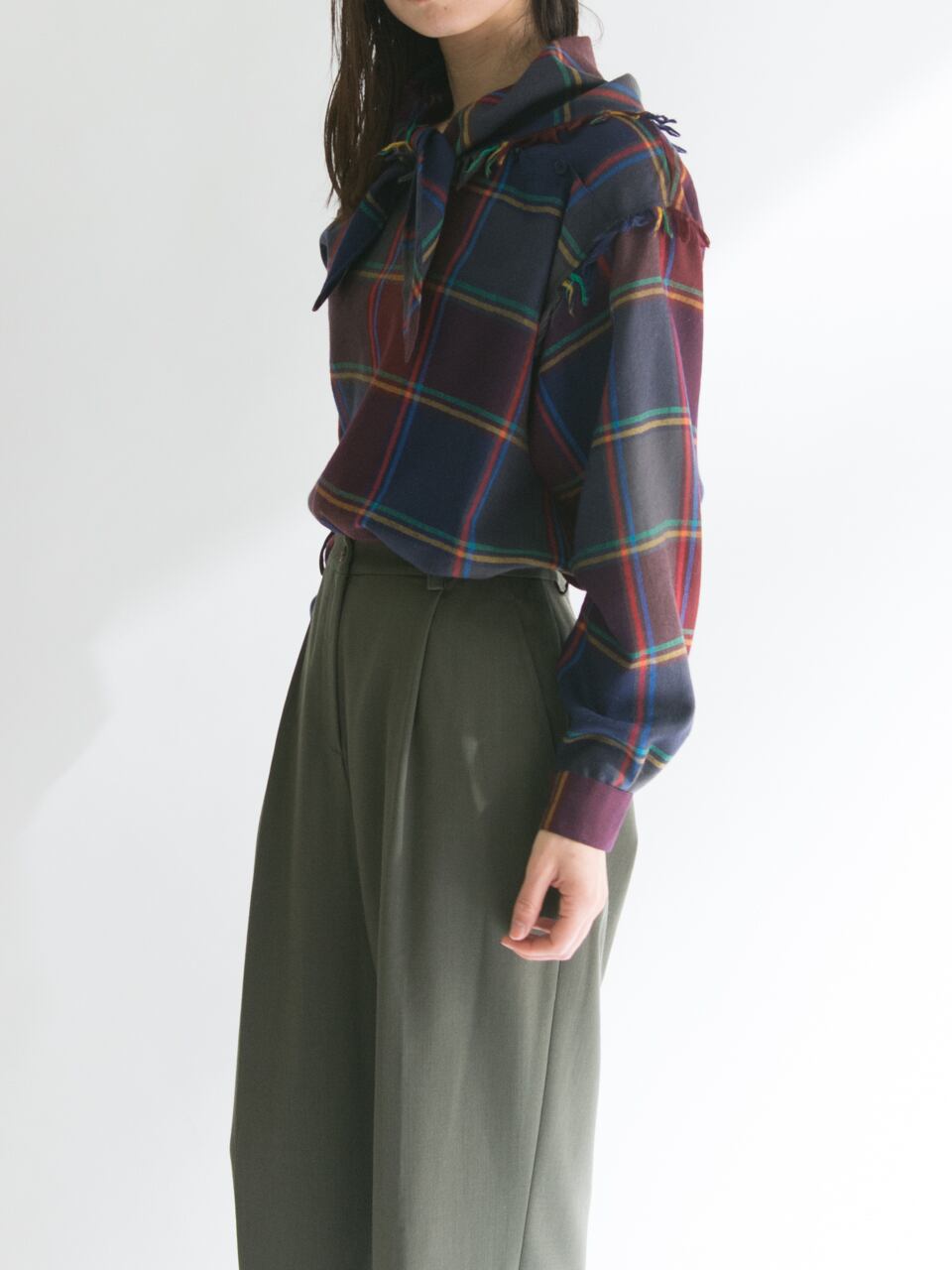 【Guy Laroche】Made in France Pullover design blouse with check patterns（ギラロッシュ フランス製チェック柄プルオーバーデザインブラウス）