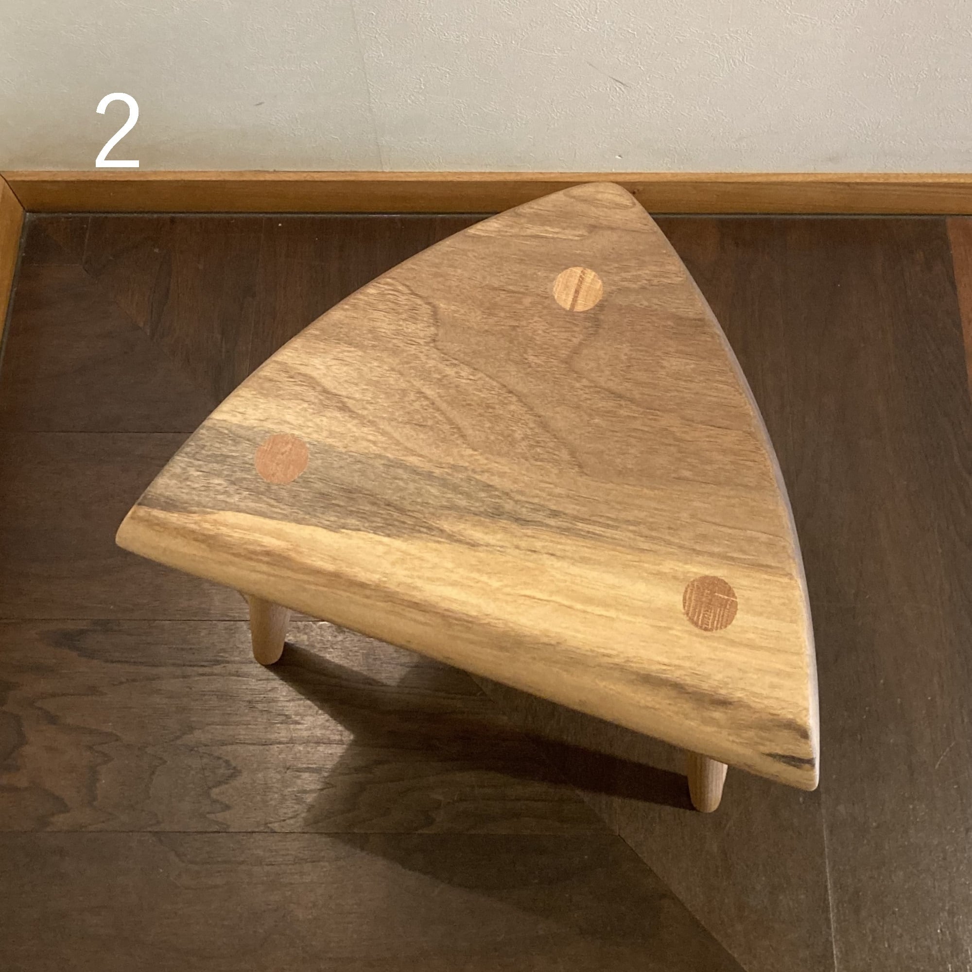 三角スツール SANKAKU [ triangle ] stool | 飛騨高山 家具工房雉子舎