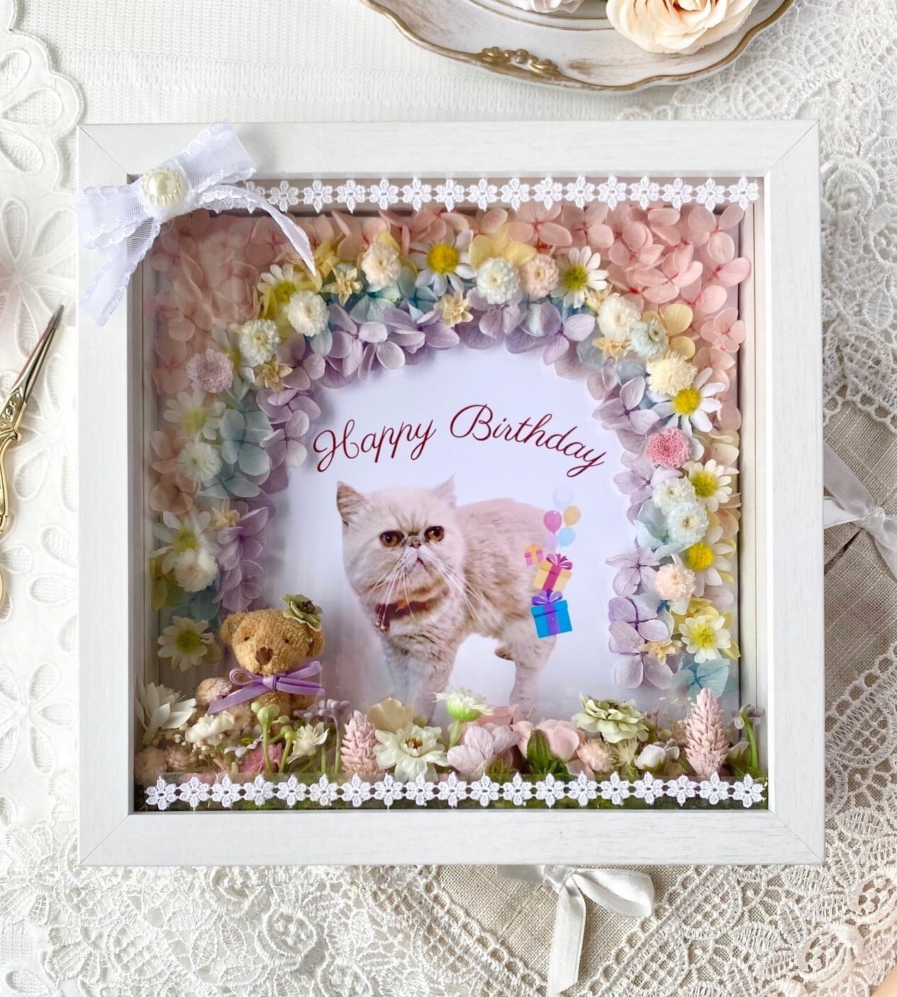 うちの子花束フラワーフレーム【PE-601】縦横21㎝│HappyBirthday｜ ペットちゃんお祝いフレーム｜ 木枠両面ガラスフレーム｜ 写真│メッセージ入り｜ バレンタイン│記念日│誕生日に