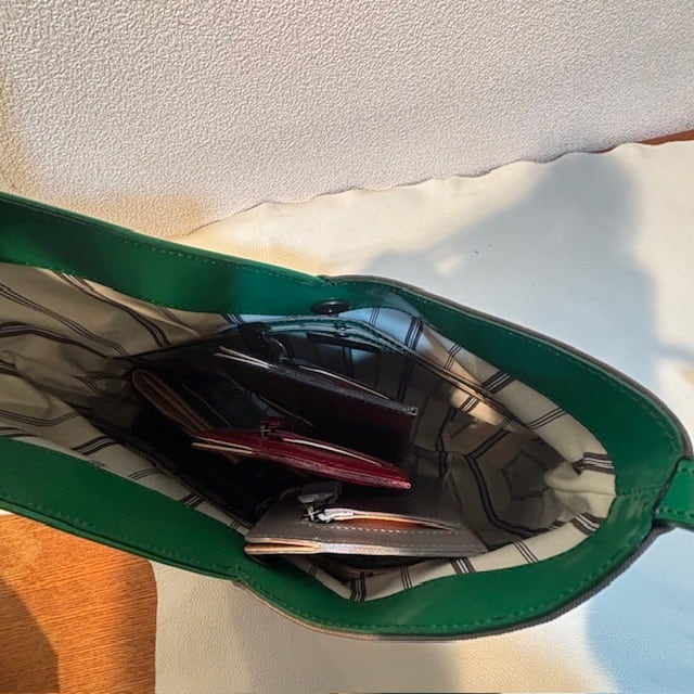 B.stuff　ナイロン×レザーコンビショルダー(フェンネル)