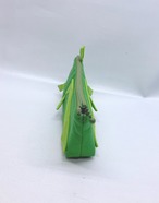 バッタ　ペンケース｜とりさん工房ーかわいいハンドメイドポーチ