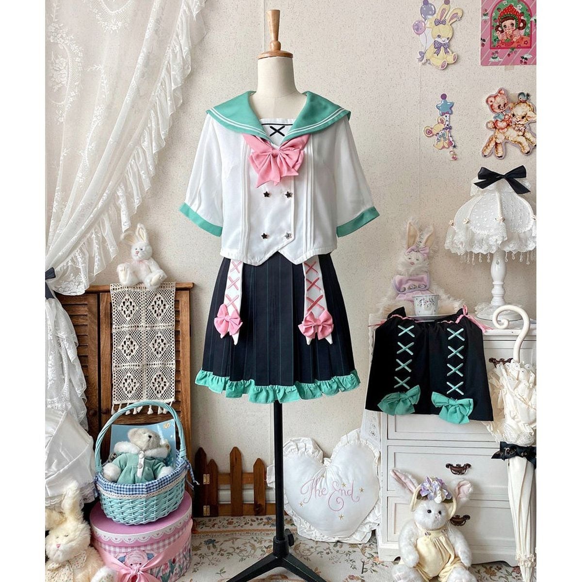 レースアップレッグウォーマー付きプリーツセーラー服セット