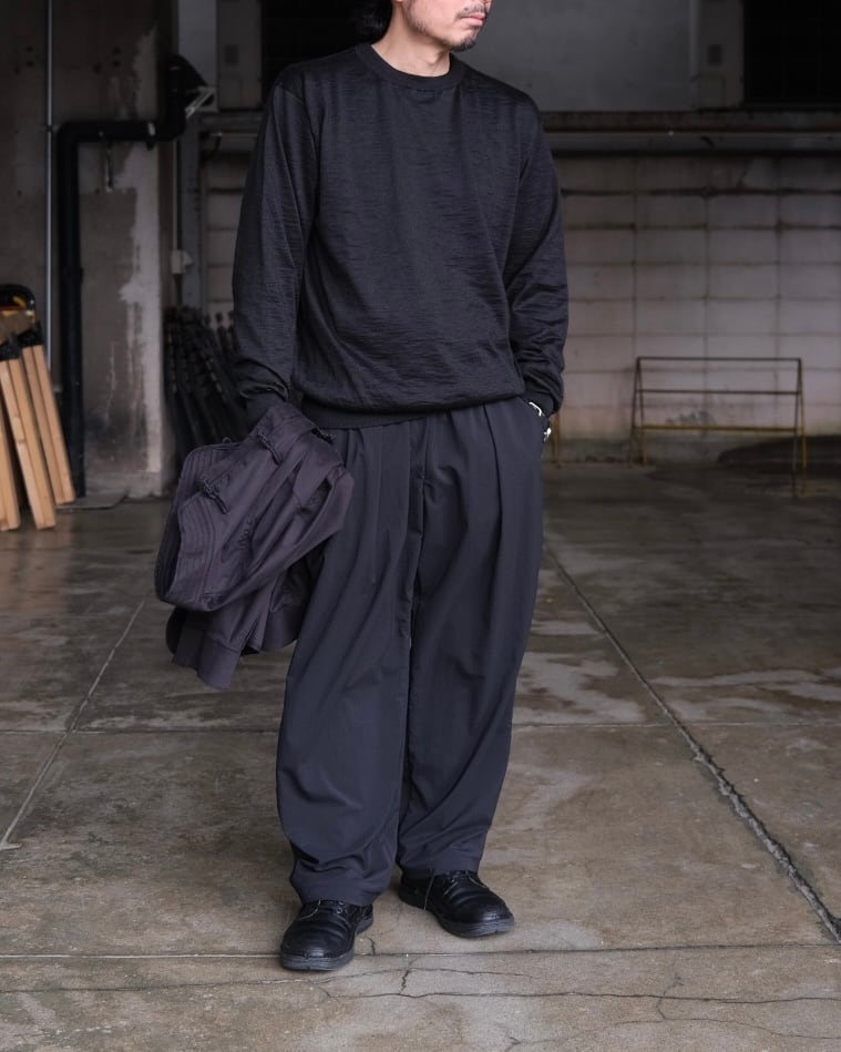Men's BATONER” CHOMA CREW NECK BLACK” | Lapel online store