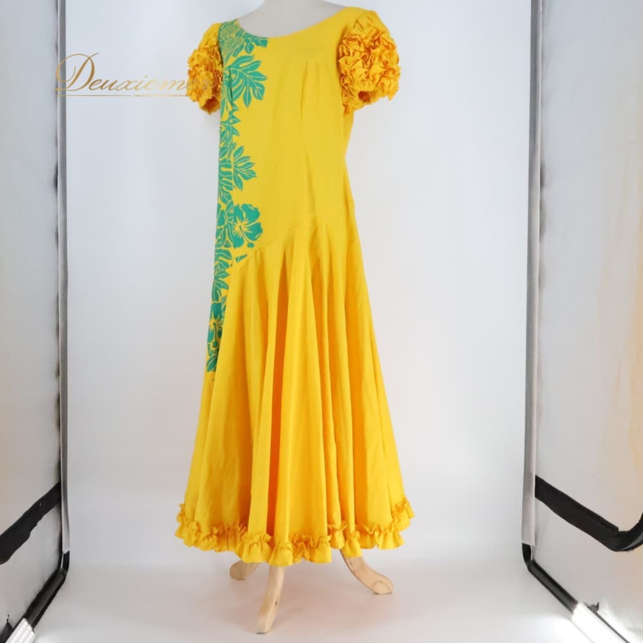 フラダンス 衣装 FANCY DRESS ファンシードレス ワンピース ドレス イエロー系 グリーン系 ツートンカラー フリル ハイビスカス柄 ラウアエ柄 シンプル かわいい 華やか 鮮やか 明るい 黄 緑 ハワイアン ハワイアンプリント レッスン 練習
