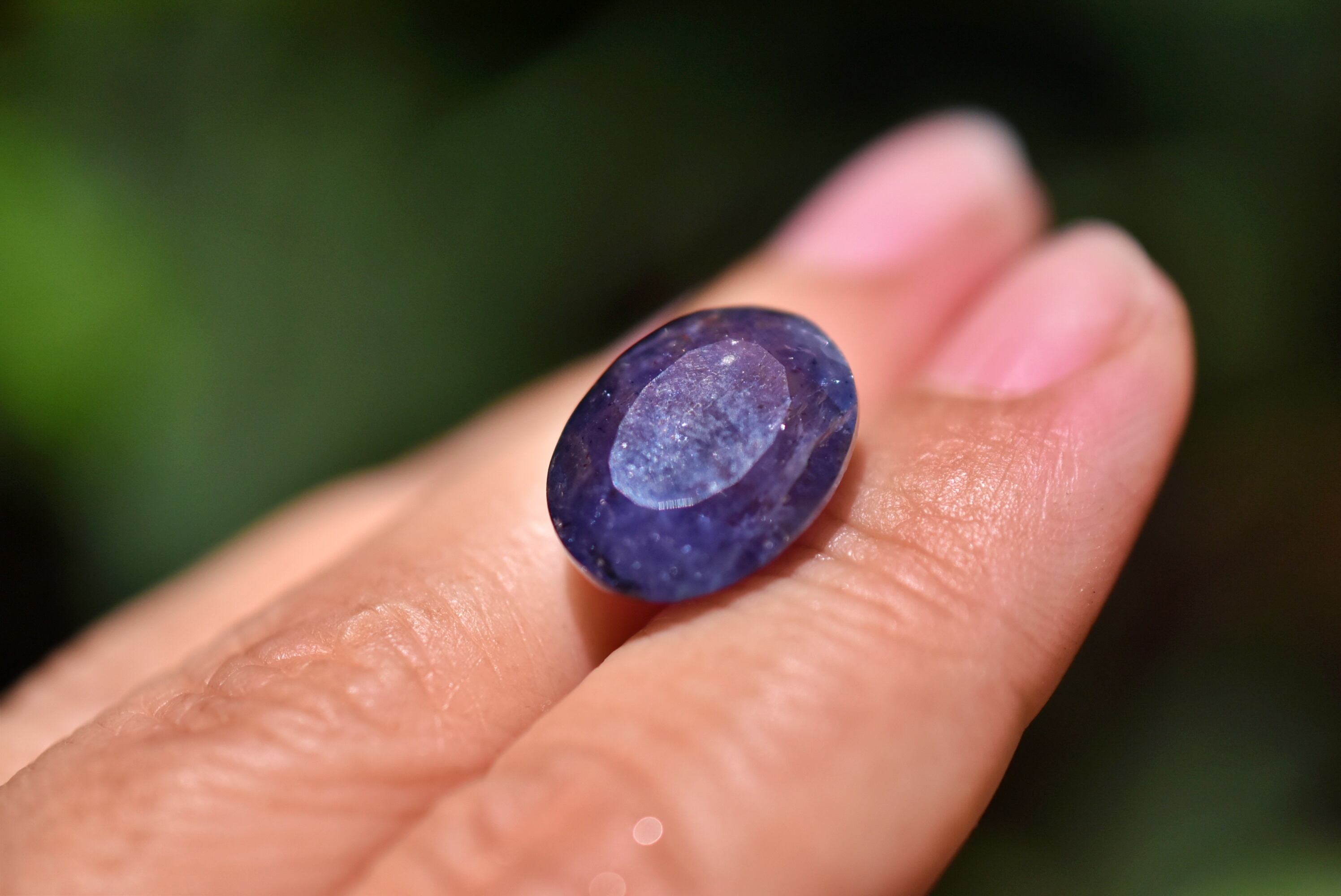 アイオライト　ロングイ 厚みのボリューム☆ラウンド☆アイオライトs984 | Funky garuda Stone