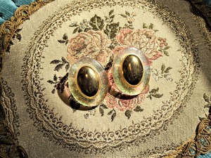 VINTAGE EARRINGS